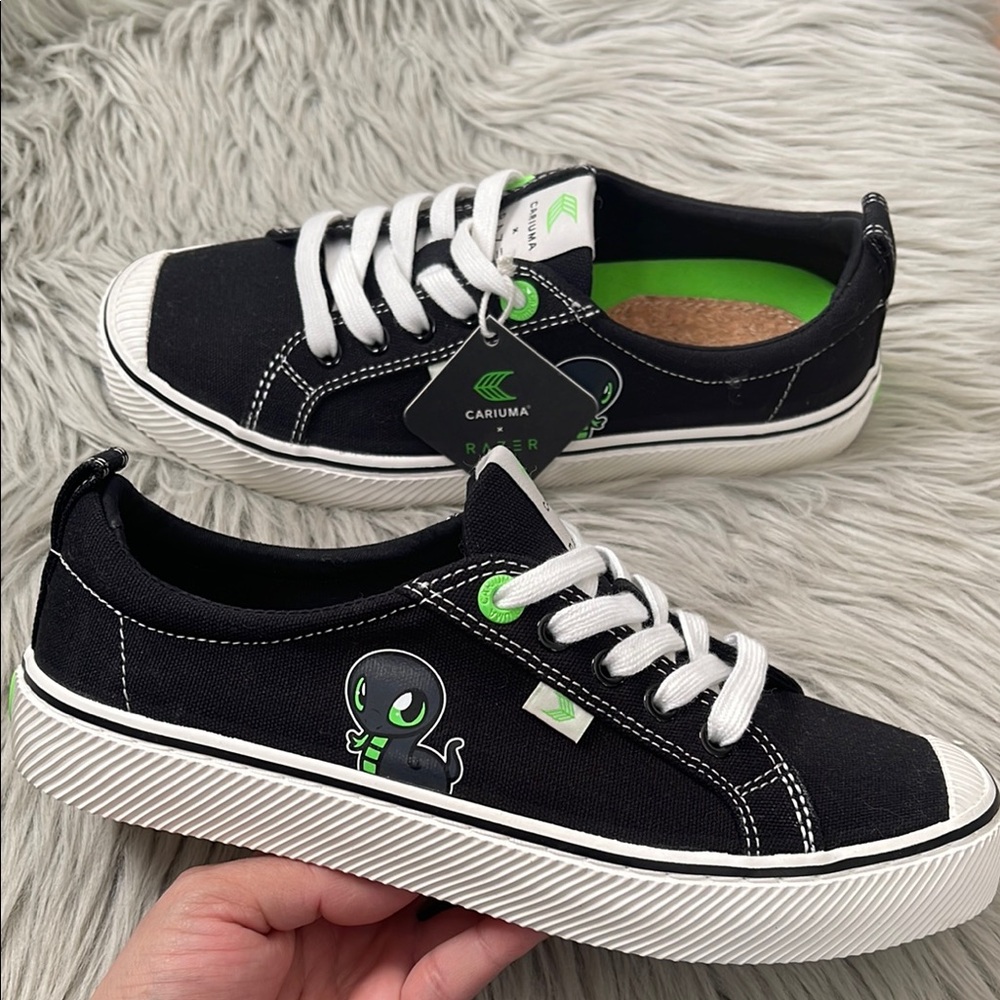 Cariuma  Black and Green Sneakers